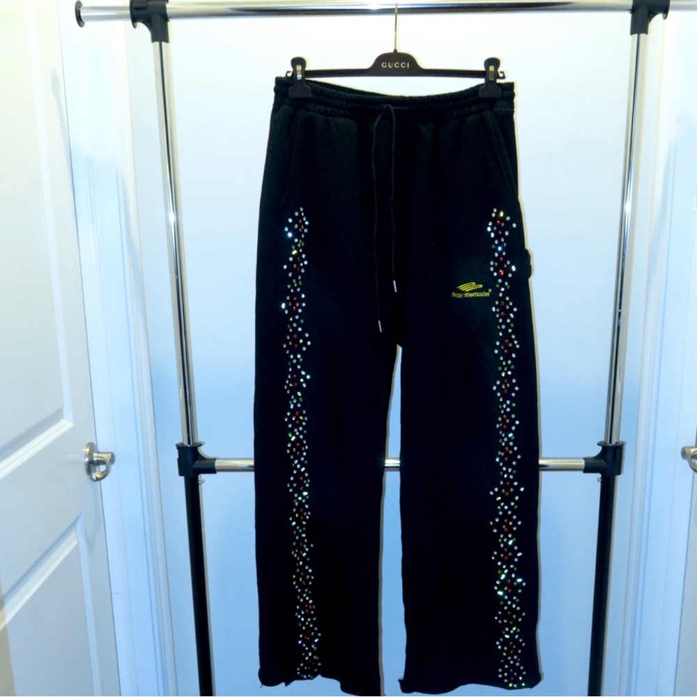 Happy Memories Don’t Die with Colorful Jewel Accents
(Hmdd crystal sweats)